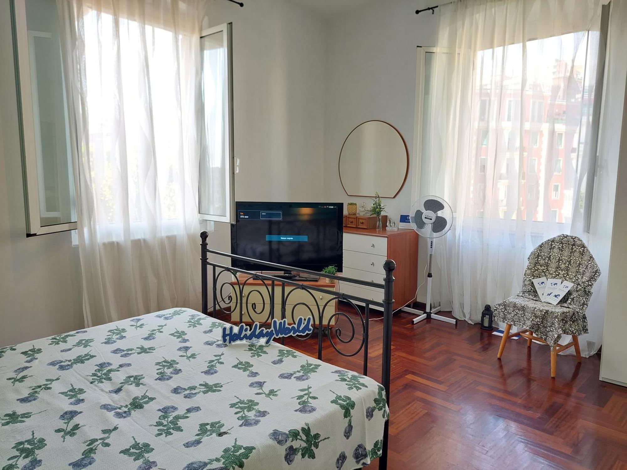 Casa Vittoria By Holiday World Genoa Exterior photo